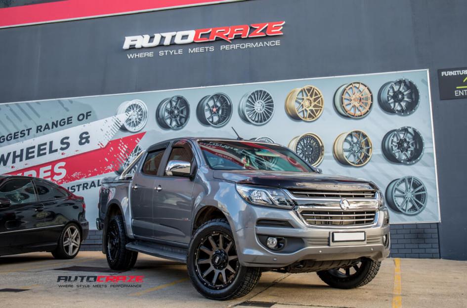HOLDEN COLORADO GD05 BRONZE DARK TINT WITH MATTE BLACK